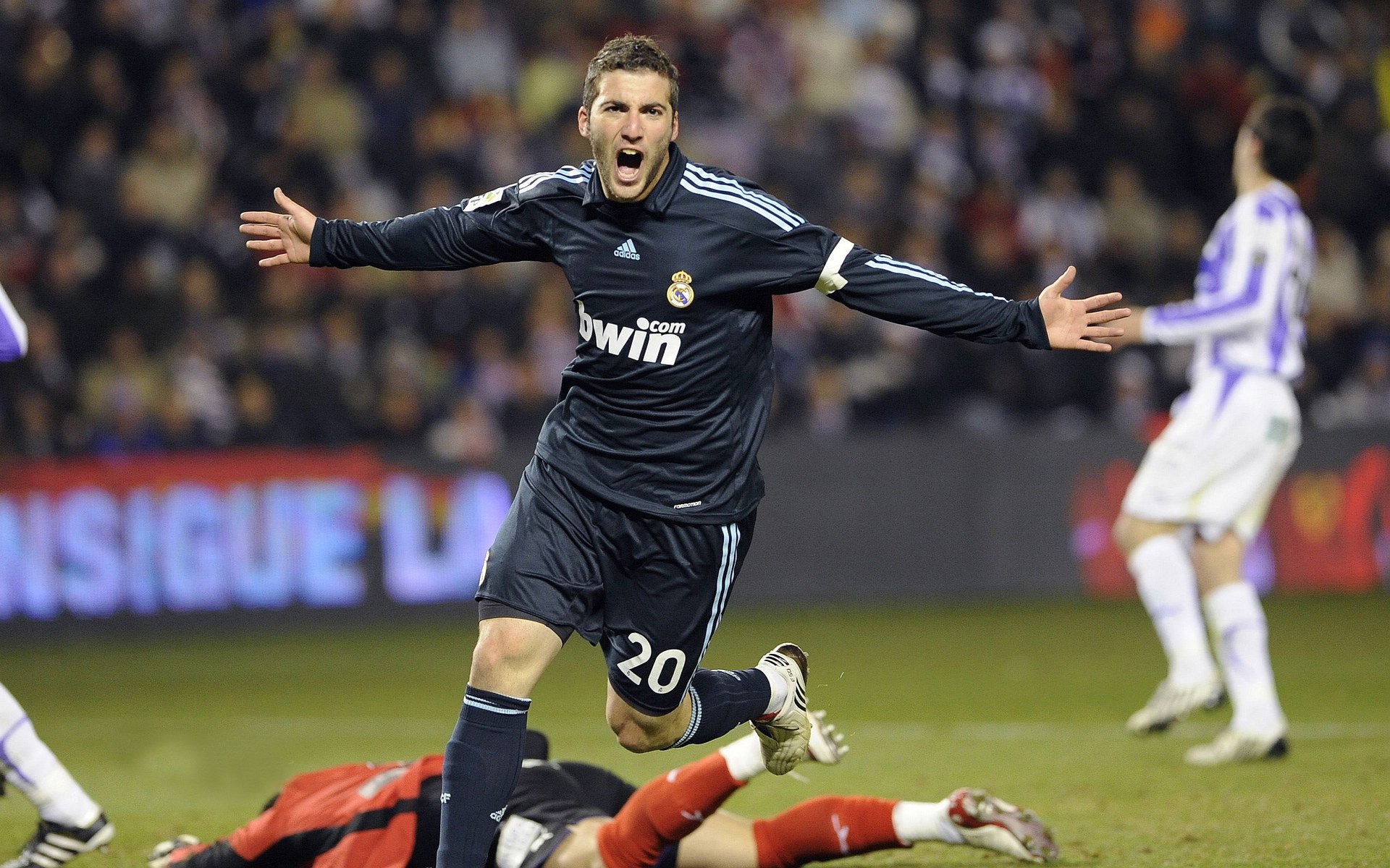 硬仗之王格纳布里助那不勒斯强势拿下冰岛堡垒